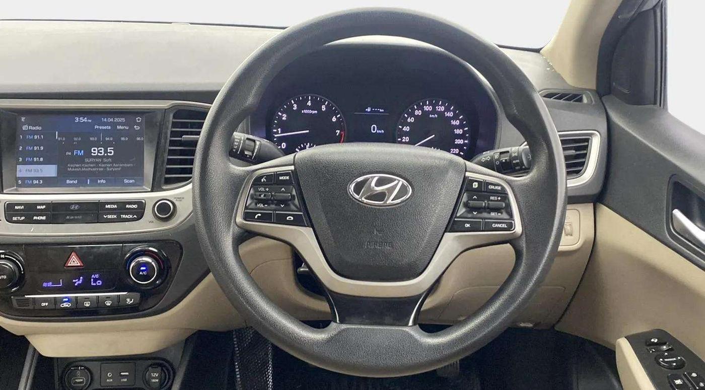 2019 Hyundai Verna 1.6 VTVT SX, Petrol, Manual, 47,796 km, Steering Wheel Close Up