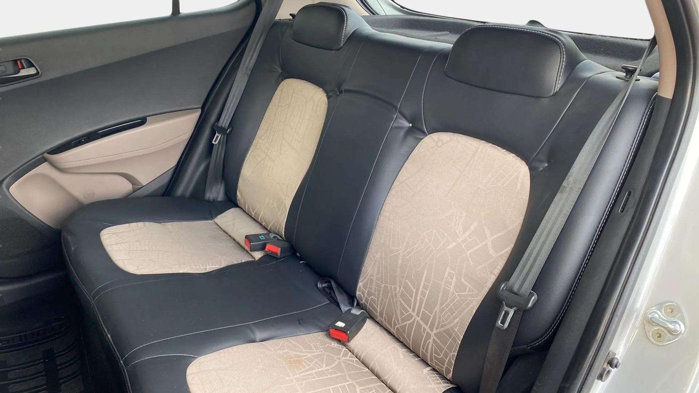 2018 Hyundai Grand i10 MAGNA 1.2 KAPPA VTVT, Petrol, Manual, 40,161 km, Right Side Rear Door Cabin