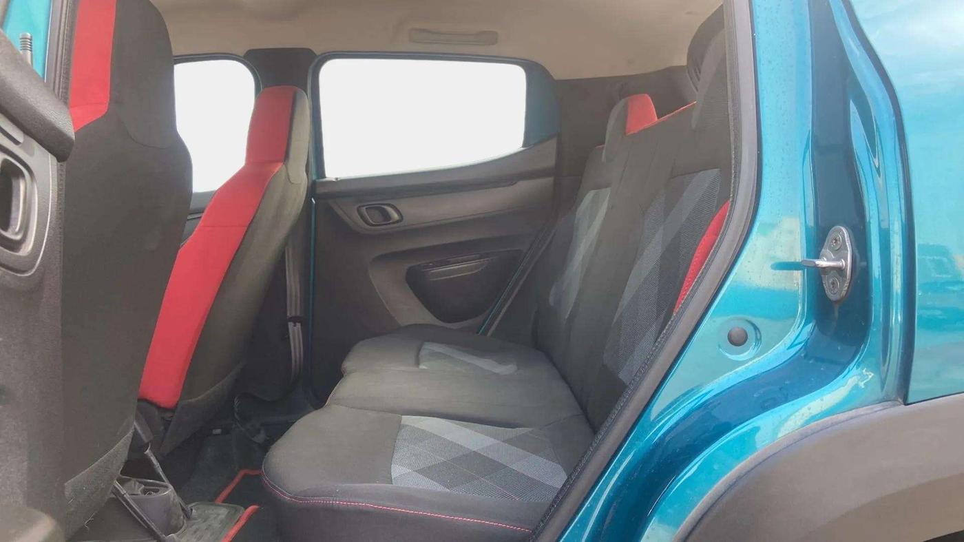 2021 Renault Kwid RXT 1.0 AMT (O), Petrol, Automatic, 17,130 km, Right Side Rear Door Cabin