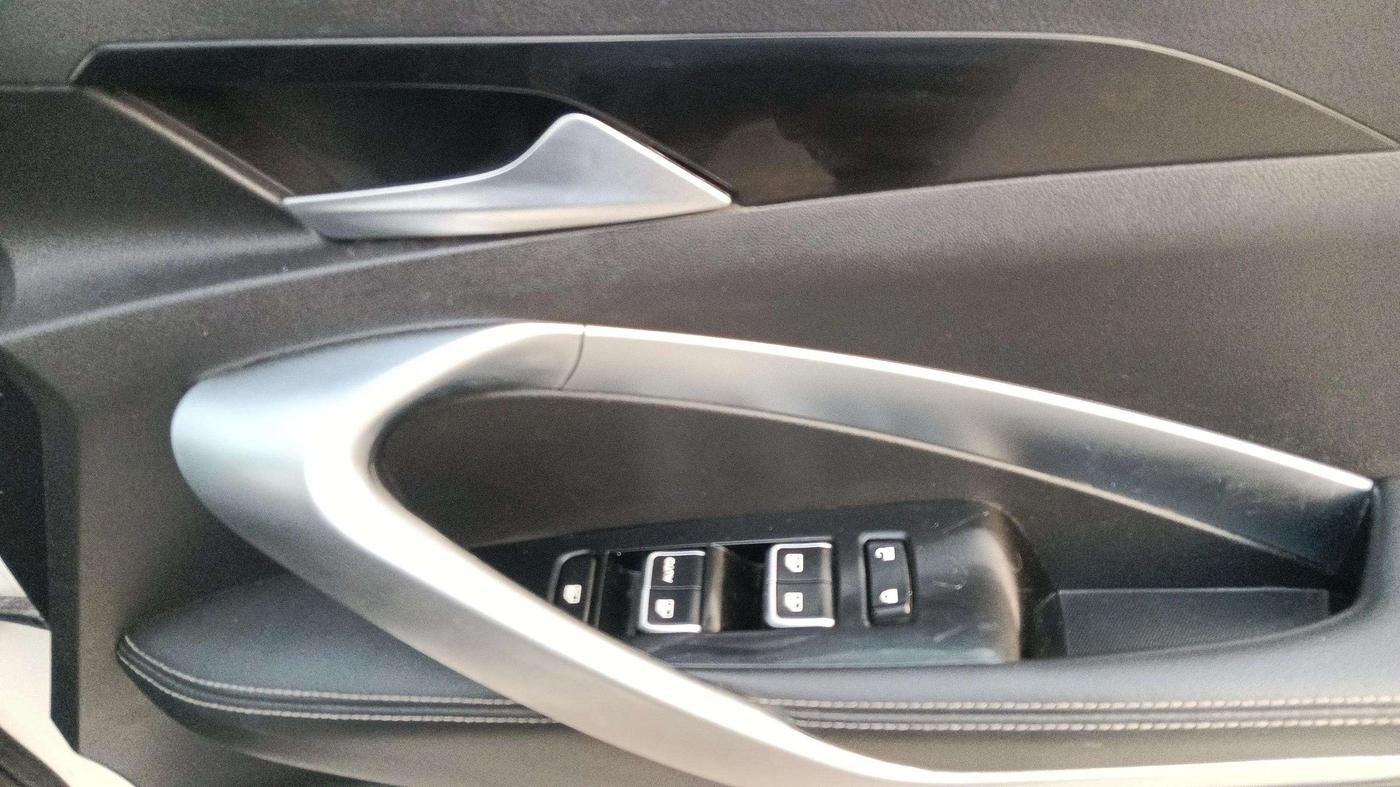 2019 MG HECTOR SHARP 1.5 DCT PETROL, Petrol, Automatic, 35,756 km, Driver Side Door Panels Control