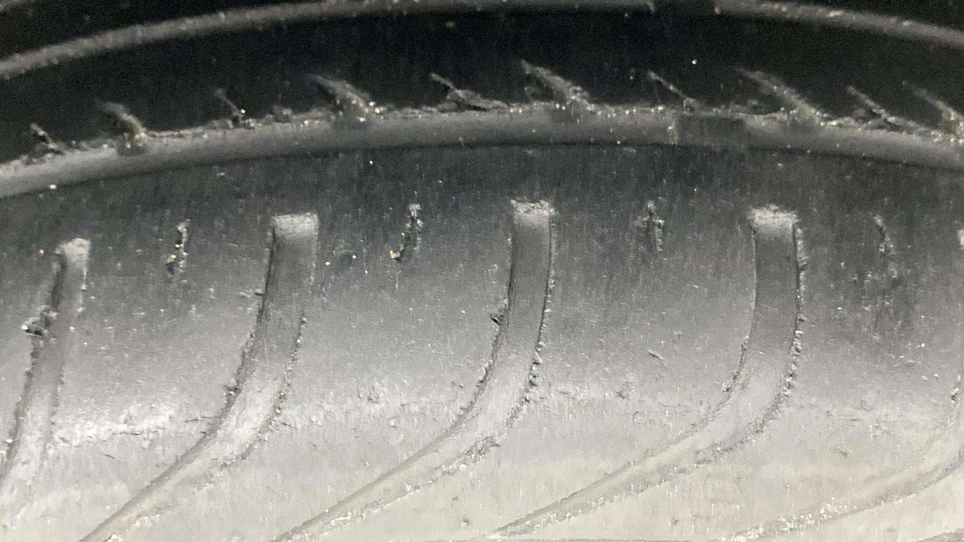 2020 Maruti IGNIS ZETA 1.2 AMT, Petrol, Automatic, 27,344 km, Right Front Tyre Tread