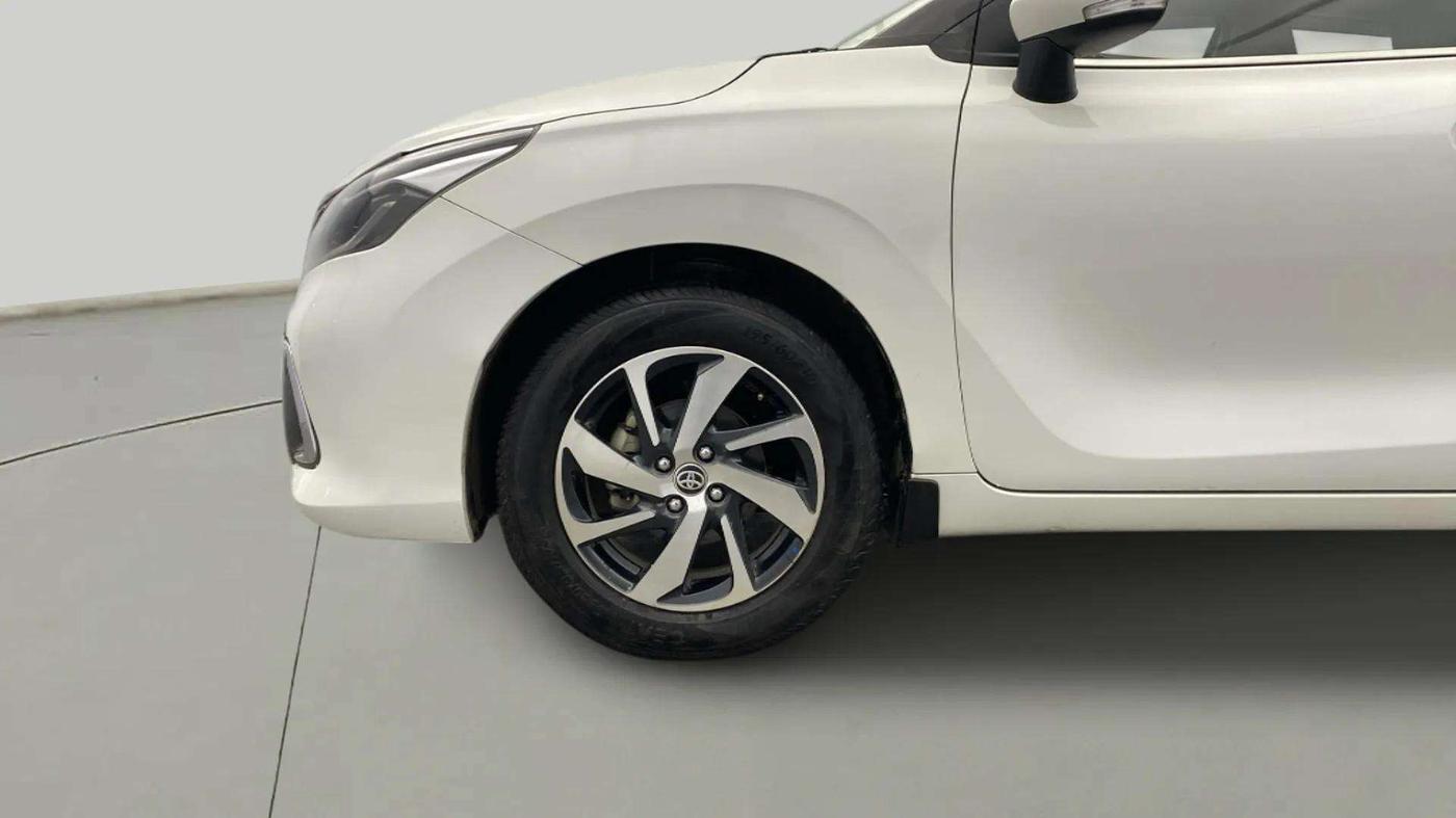 2022 Toyota Glanza G, Petrol, Manual, 71,893 km, Left Front Wheel