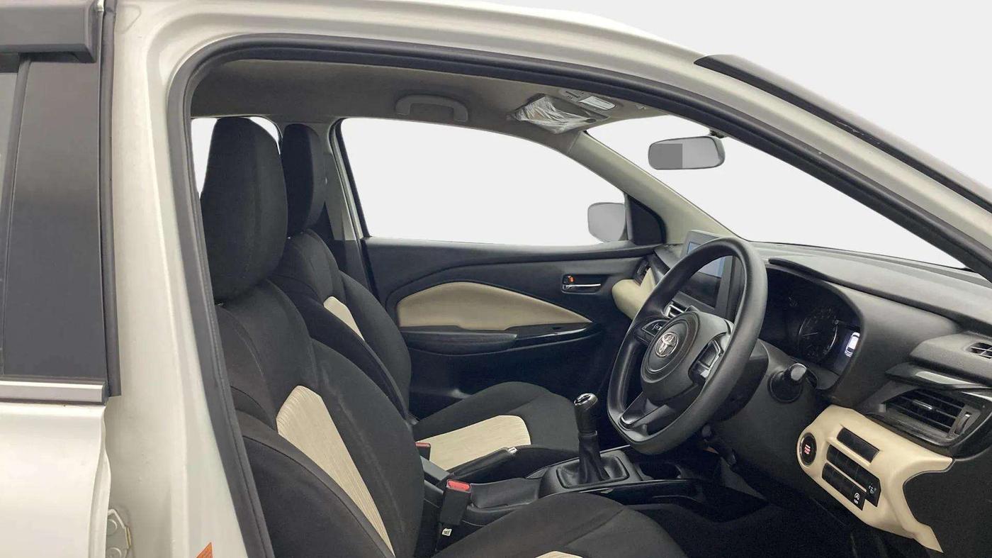 2022 Toyota Glanza G, Petrol, Manual, 71,893 km, Right Side Front Door Cabin