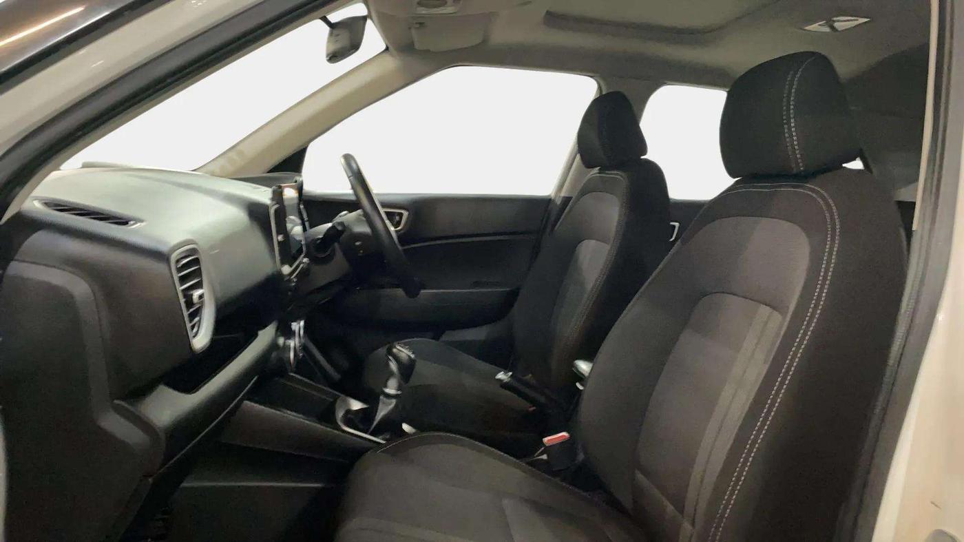 2022 Hyundai VENUE SX 1.0 TURBO, Petrol, Manual, 45,421 km, Right Side Front Door Cabin