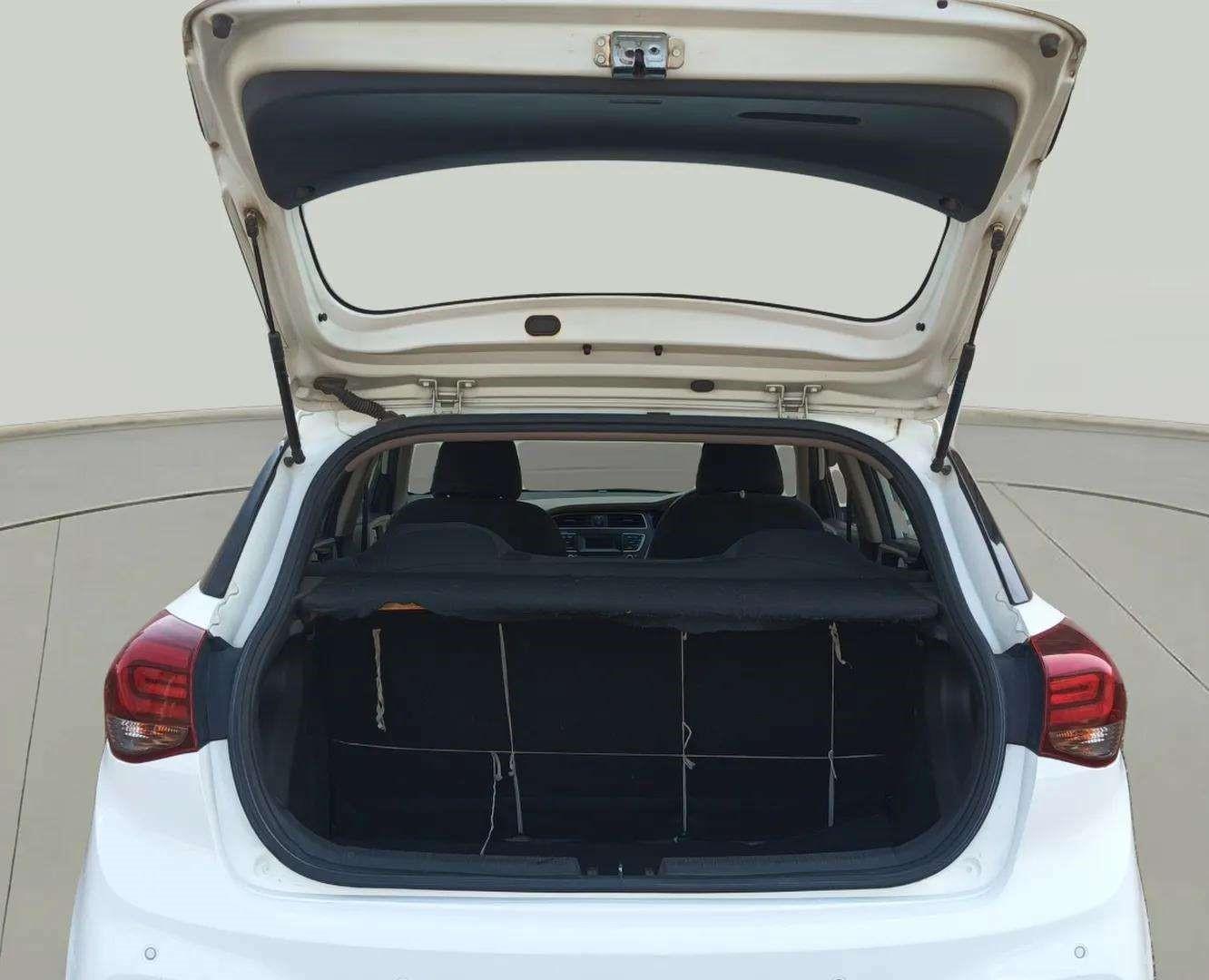 2019 Hyundai Elite i20 MAGNA PLUS 1.2, Petrol, Manual, 28,935 km, Boot Door Open