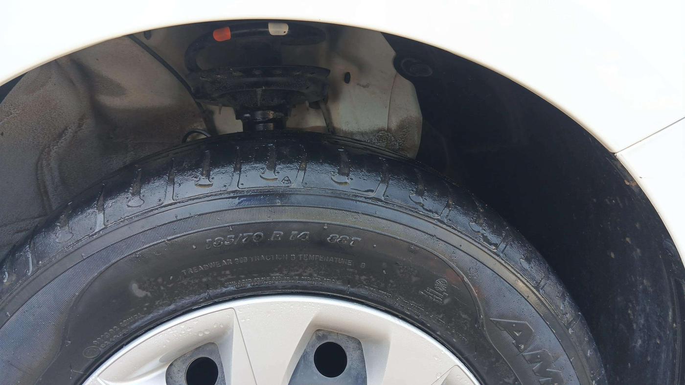 2019 Hyundai Elite i20 MAGNA PLUS 1.2, Petrol, Manual, 28,935 km, Right Front Tyre Tread