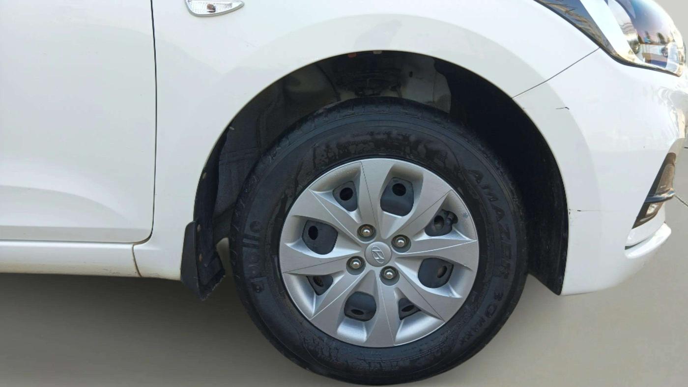 2019 Hyundai Elite i20 MAGNA PLUS 1.2, Petrol, Manual, 28,935 km, Right Front Wheel
