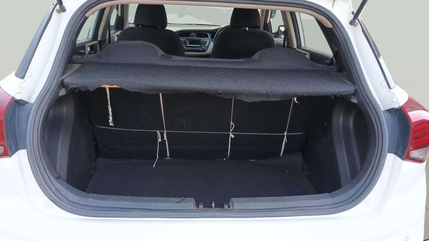 2019 Hyundai Elite i20 MAGNA PLUS 1.2, Petrol, Manual, 28,935 km, Boot Inside