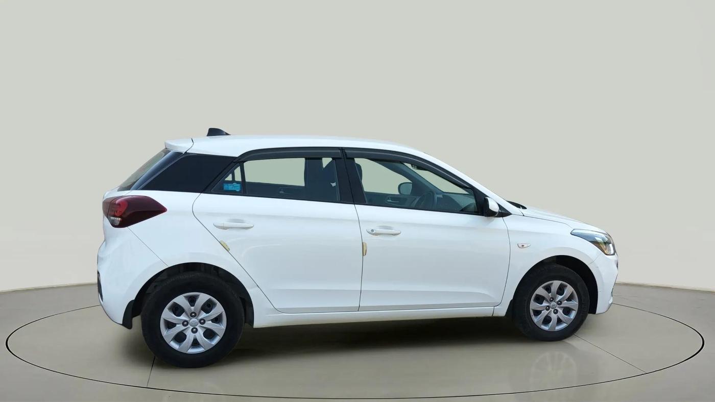 2019 Hyundai Elite i20 MAGNA PLUS 1.2, Petrol, Manual, 28,935 km, Right Side View