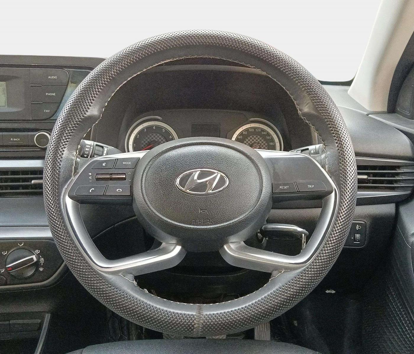 2022 Hyundai NEW I20 MAGNA 1.2 MT, Petrol, Manual, 17,956 km, Steering Wheel Close Up