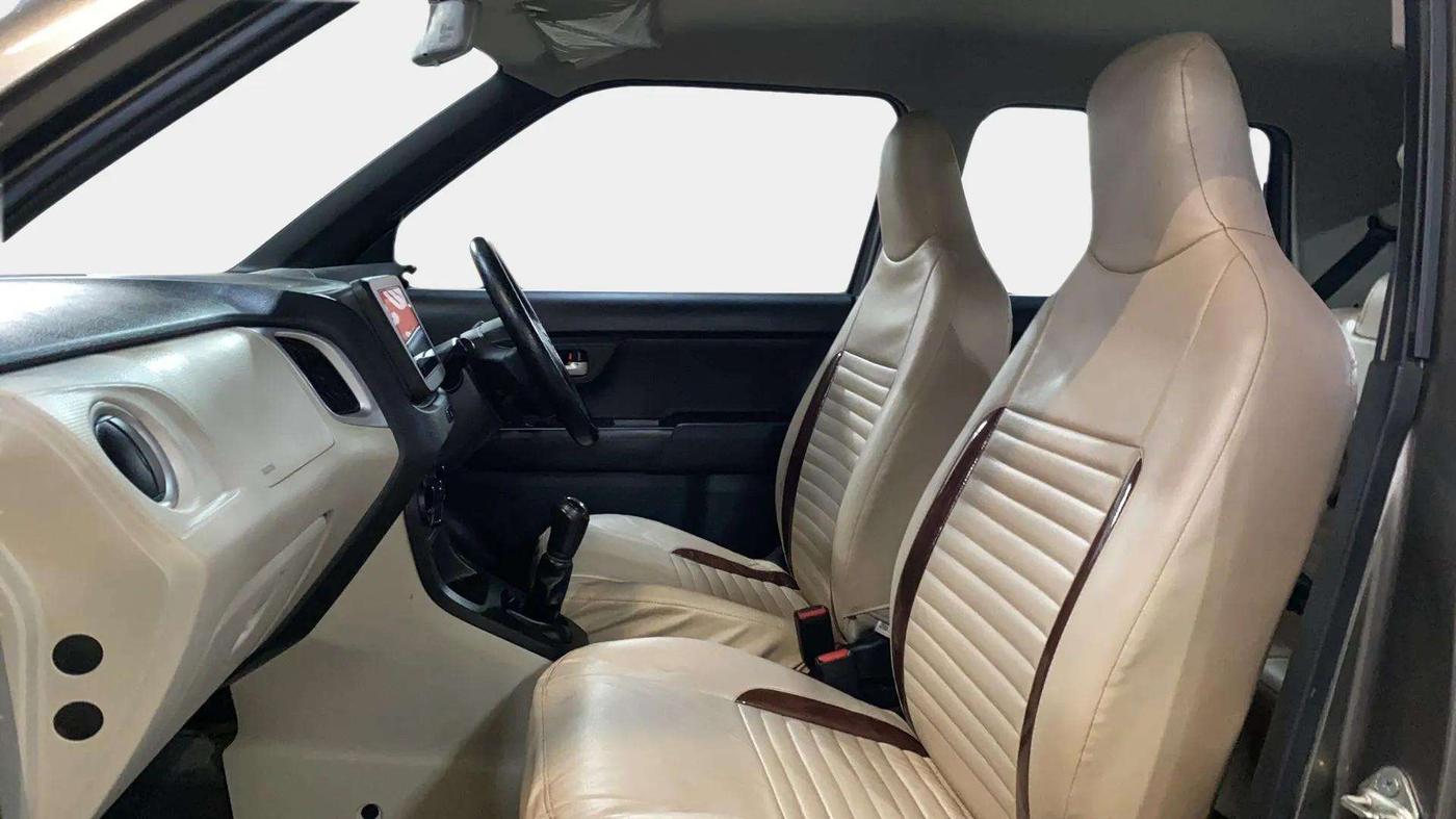 2019 Maruti New Wagon-R ZXI 1.2, Petrol, Manual, 34,891 km, Right Side Front Door Cabin