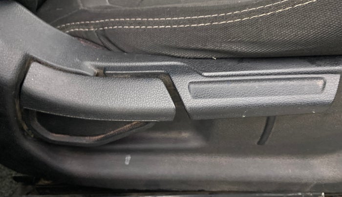 2020 Hyundai VENUE SX 1.0 TURBO, Petrol, Manual, 95,244 km, Driver Side Adjustment Panel