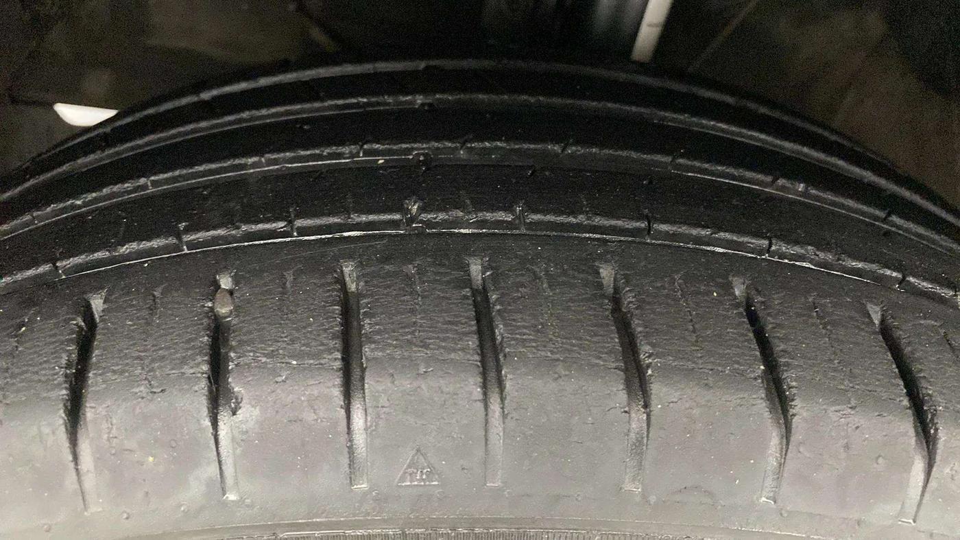 2017 Maruti Baleno ALPHA PETROL 1.2, Petrol, Manual, 37,258 km, Left Front Tyre Tread