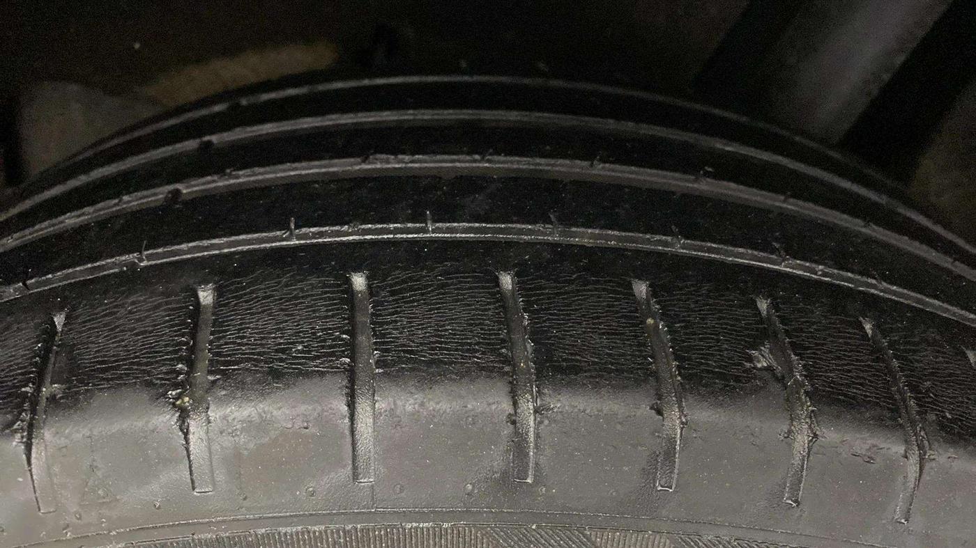 2017 Maruti Baleno ALPHA PETROL 1.2, Petrol, Manual, 37,258 km, Left Rear Tyre Tread