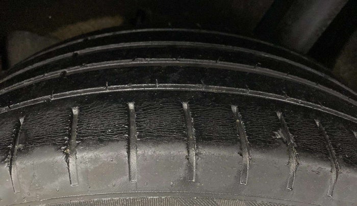 2017 Maruti Baleno ALPHA PETROL 1.2, Petrol, Manual, 37,258 km, Left Rear Tyre Tread