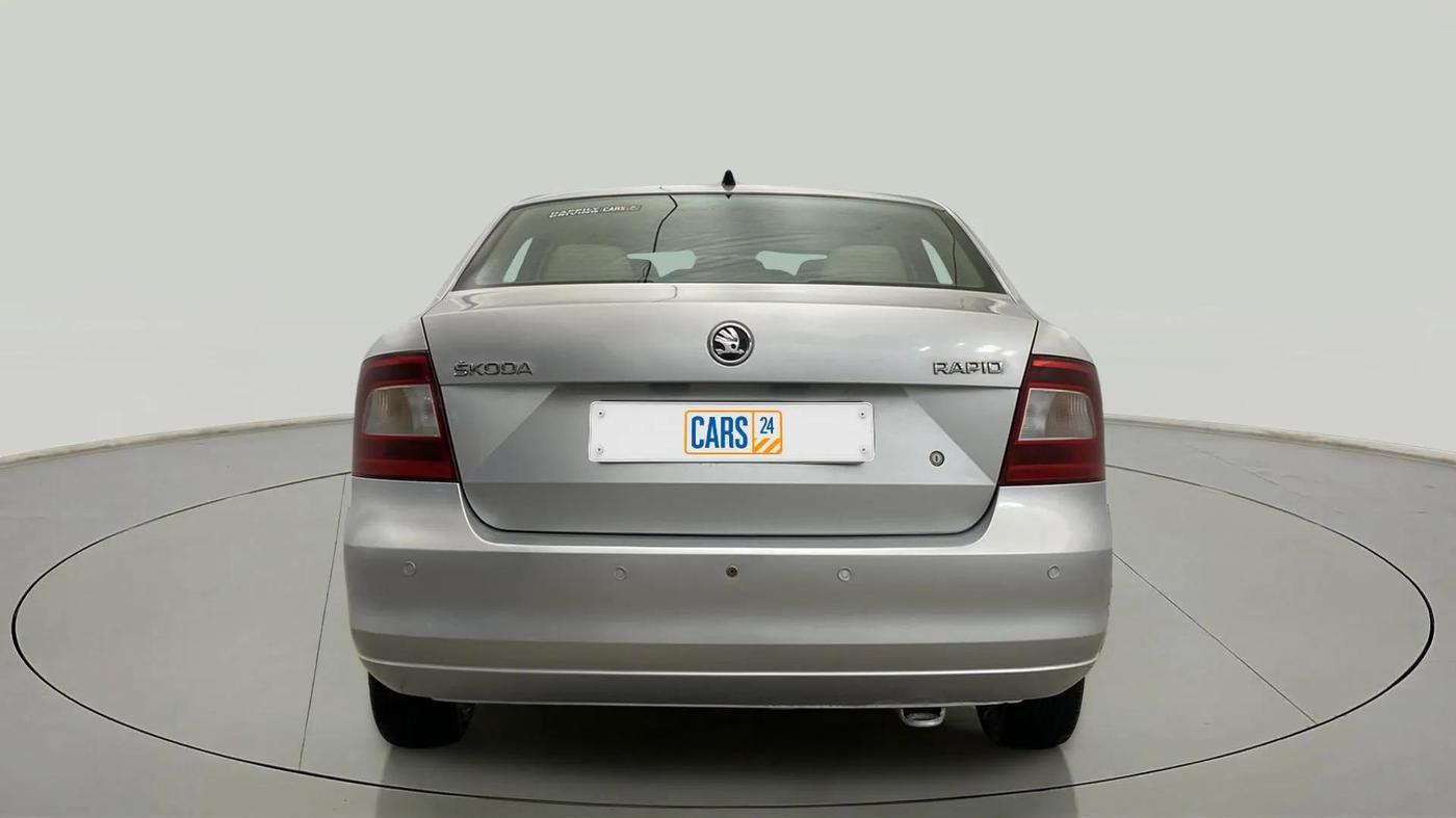 2014 Skoda Rapid ELEGANCE 1.6 MPI MT, Petrol, Manual, 36,704 km, Back/Rear