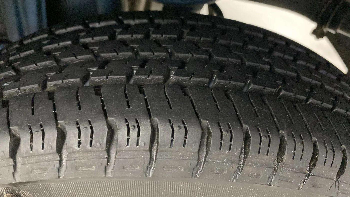 2015 Maruti Alto K10 VXI AMT, Petrol, Automatic, 61,216 km, Left Rear Tyre Tread