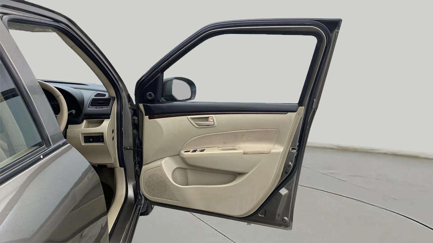 2015 Maruti Swift Dzire LXI (O), Petrol, Manual, 61,842 km, RHS Front Door