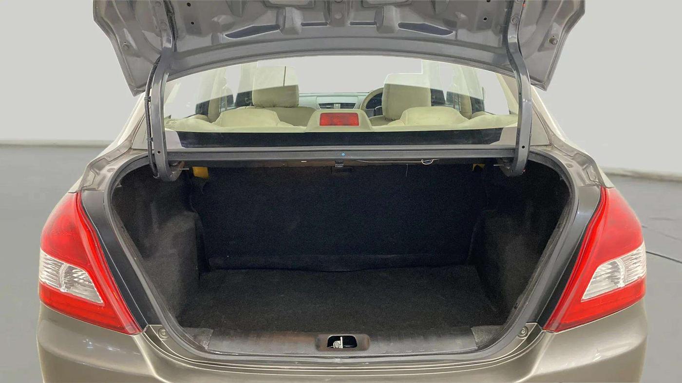 2015 Maruti Swift Dzire LXI (O), Petrol, Manual, 61,842 km, Boot Inside