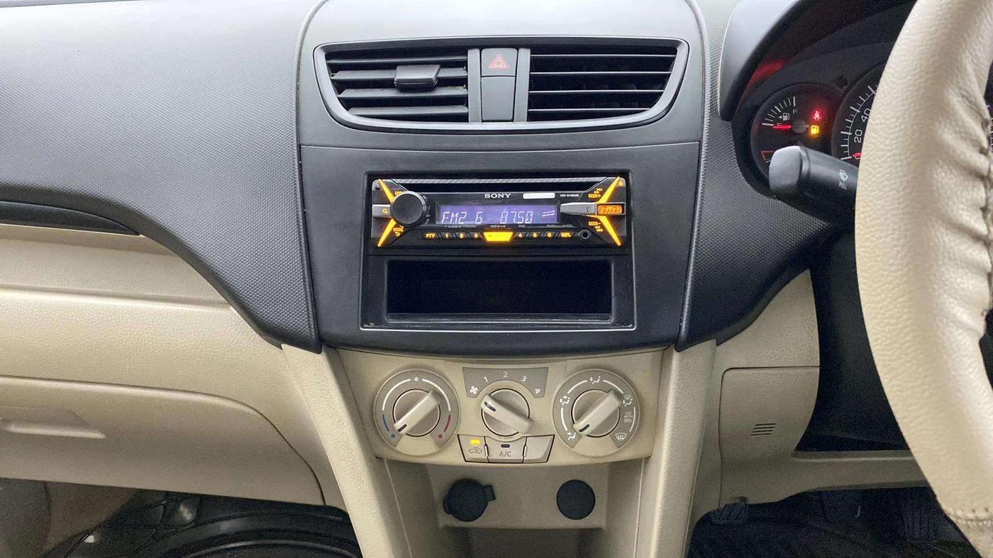 2015 Maruti Swift Dzire LXI (O), Petrol, Manual, 61,842 km, Air Conditioner