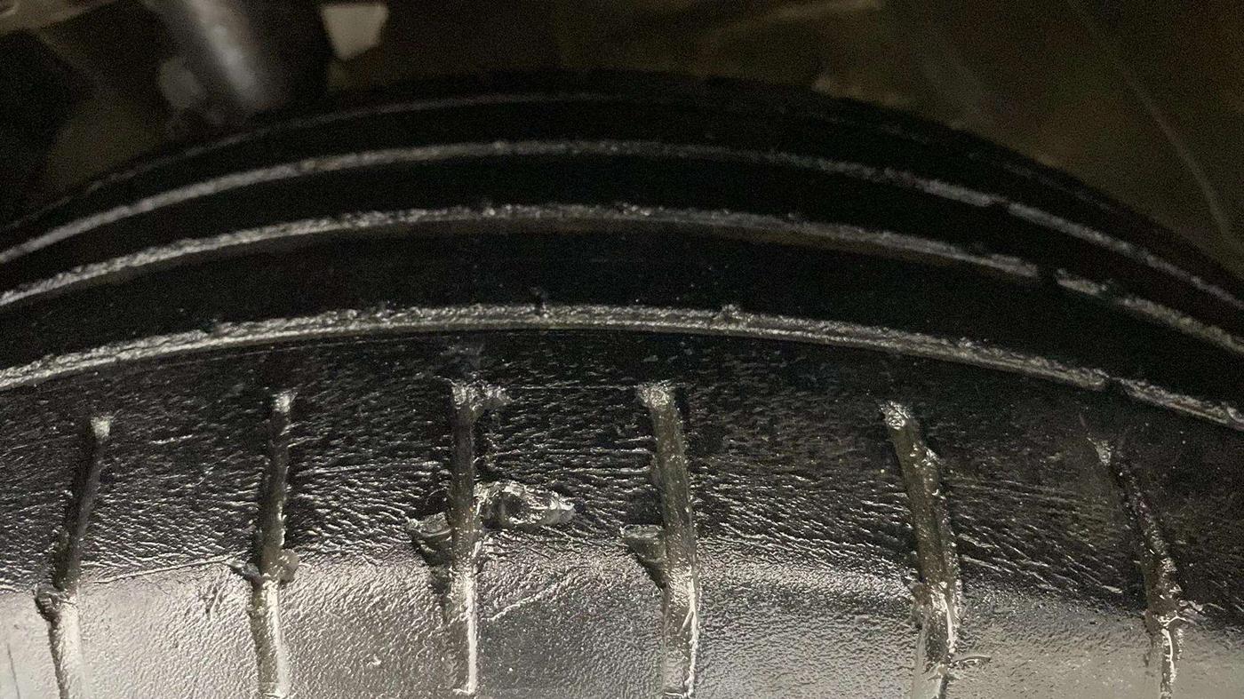 2021 Maruti Baleno ZETA PETROL 1.2, Petrol, Manual, 53,690 km, Left Front Tyre Tread
