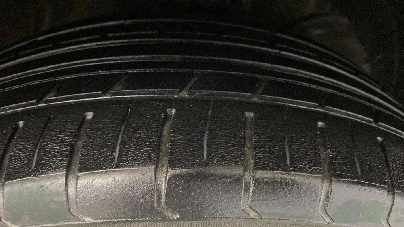 2021 Maruti Baleno ZETA PETROL 1.2, Petrol, Manual, 53,690 km, Right Front Tyre Tread