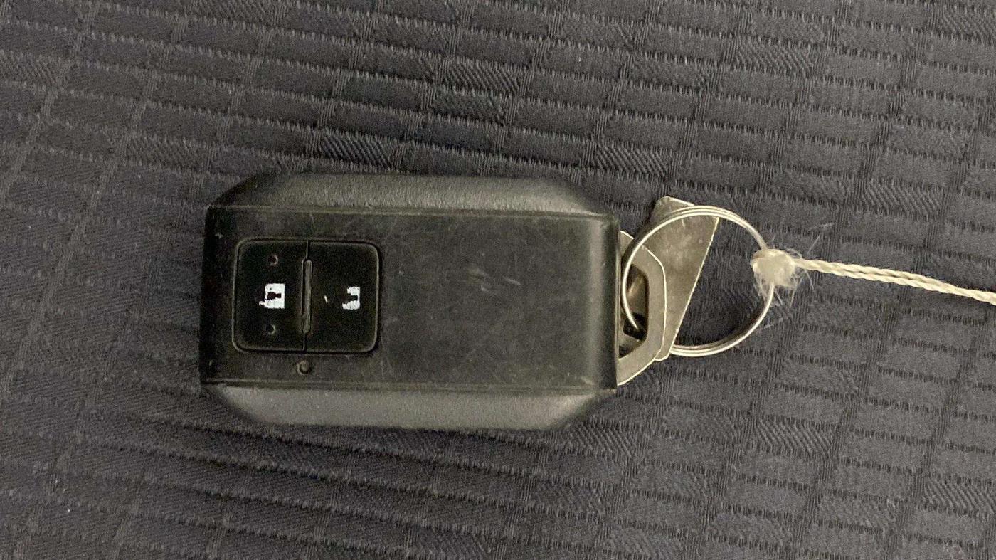 2021 Maruti Baleno ZETA PETROL 1.2, Petrol, Manual, 53,690 km, Key Close Up
