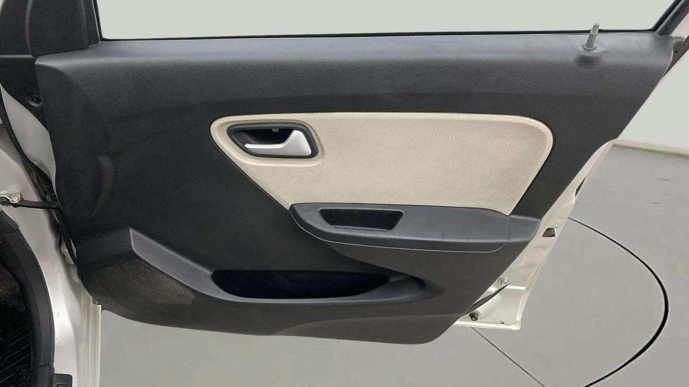 2021 Maruti Alto LXI O, Petrol, Manual, 51,635 km, Driver Side Door Panels Control