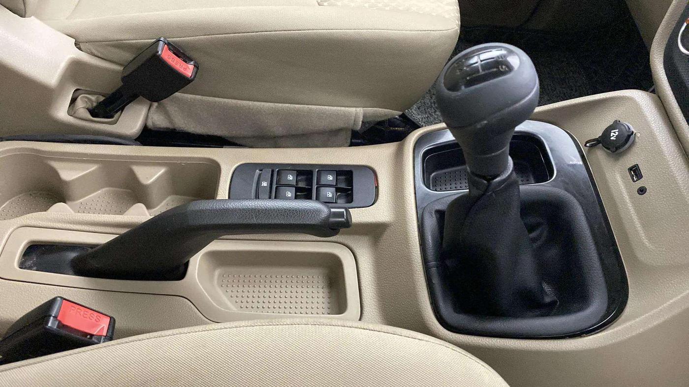 2022 Mahindra BOLERO NEO N 8, Diesel, Manual, 52,807 km, Gear Lever