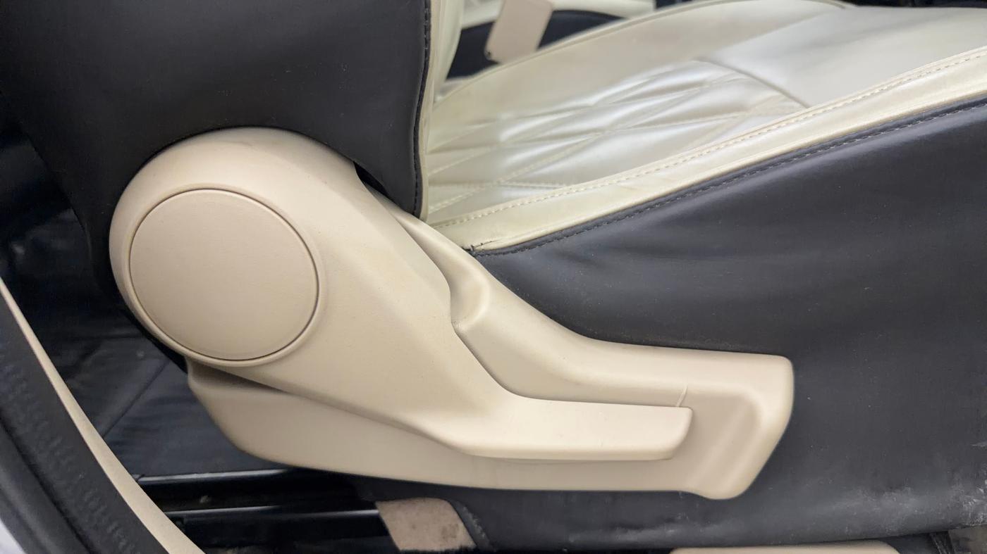 2022 Maruti Dzire LXI, Petrol, Manual, 95,940 km, Driver Side Adjustment Panel