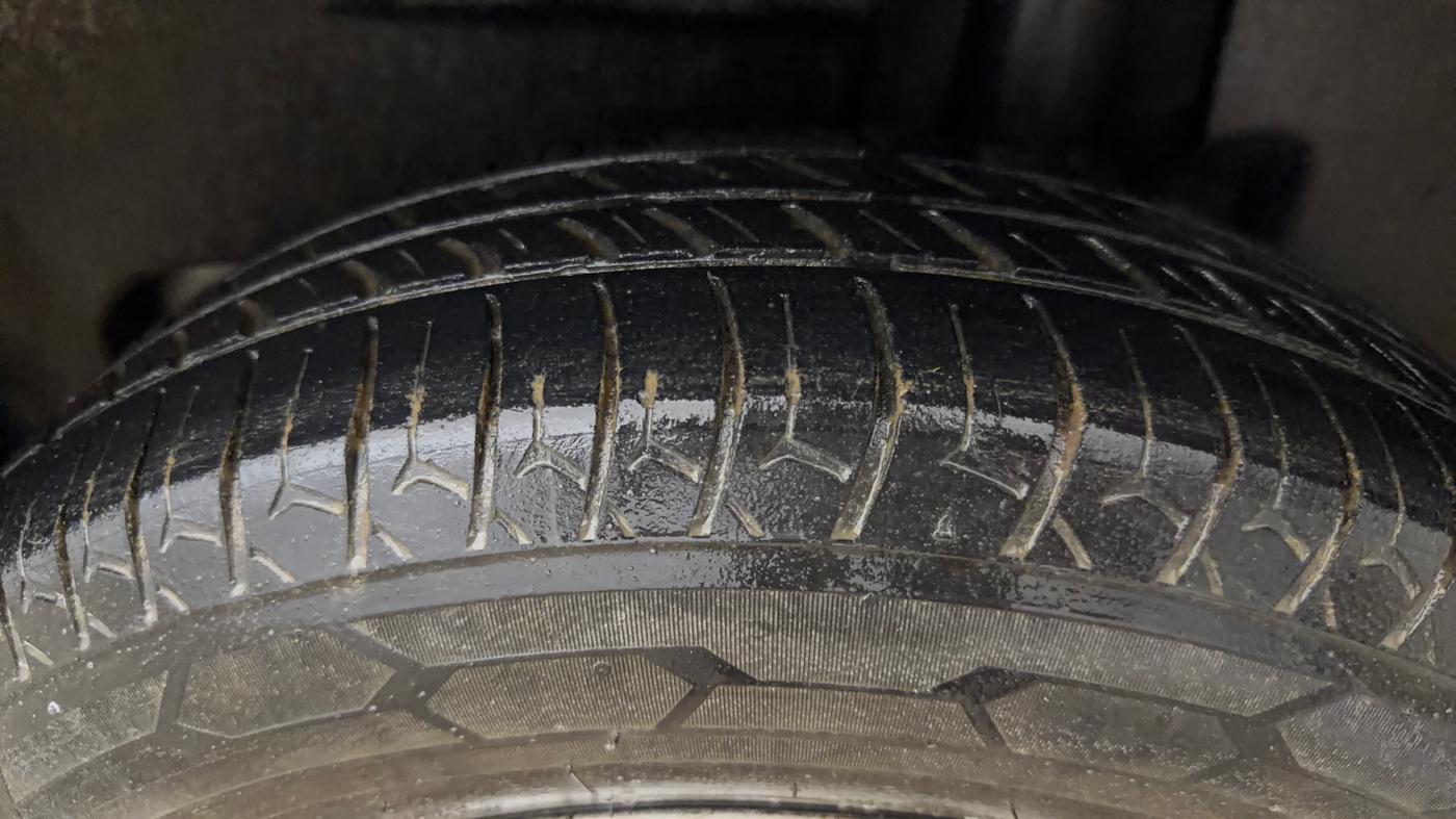 2022 Maruti Dzire LXI, Petrol, Manual, 95,940 km, Left Rear Tyre Tread