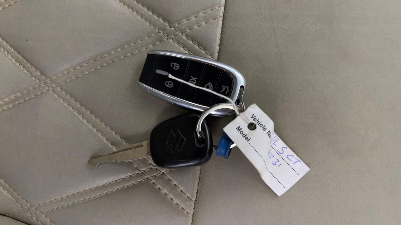 2022 Maruti Dzire LXI, Petrol, Manual, 95,940 km, Key Close Up