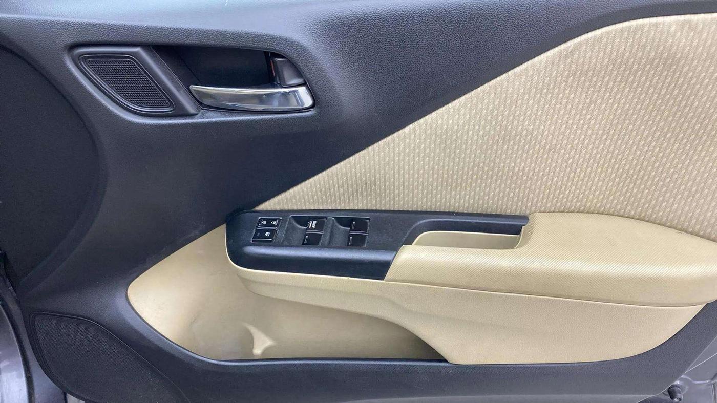2017 Honda City 1.5L I-VTEC SV, Petrol, Manual, 73,767 km, Driver Side Door Panels Control