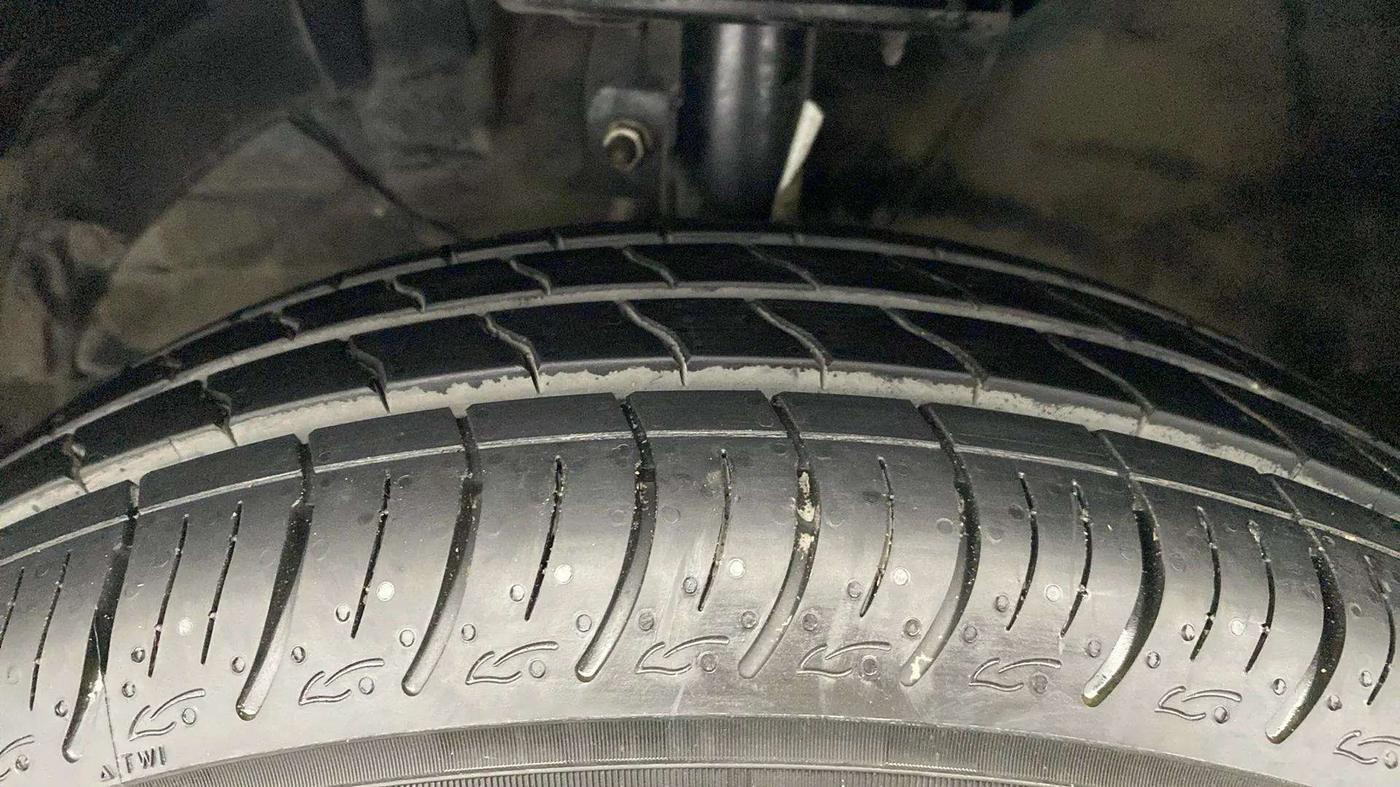 2020 Maruti Baleno DELTA PETROL 1.2, Petrol, Manual, 50,271 km, Left Front Tyre Tread