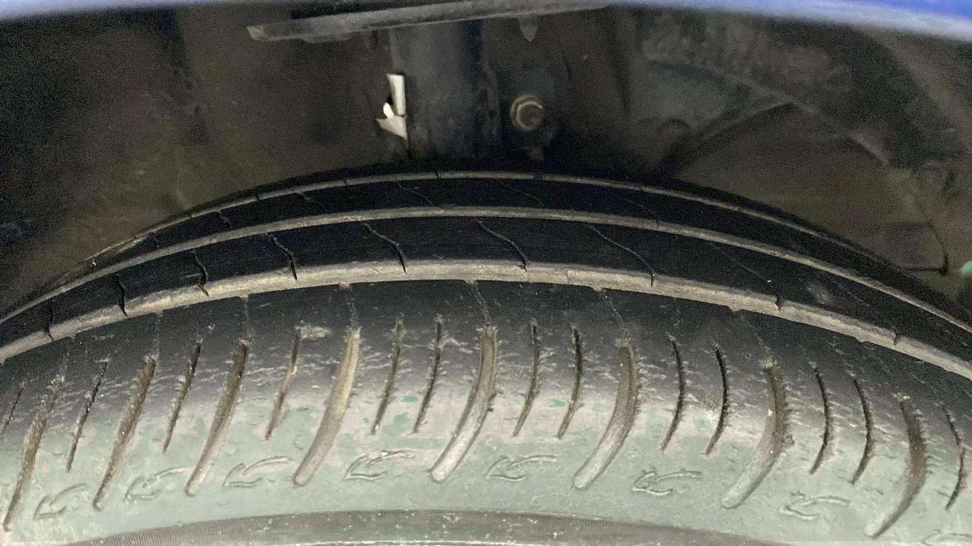 2020 Maruti Baleno DELTA PETROL 1.2, Petrol, Manual, 50,271 km, Right Front Tyre Tread