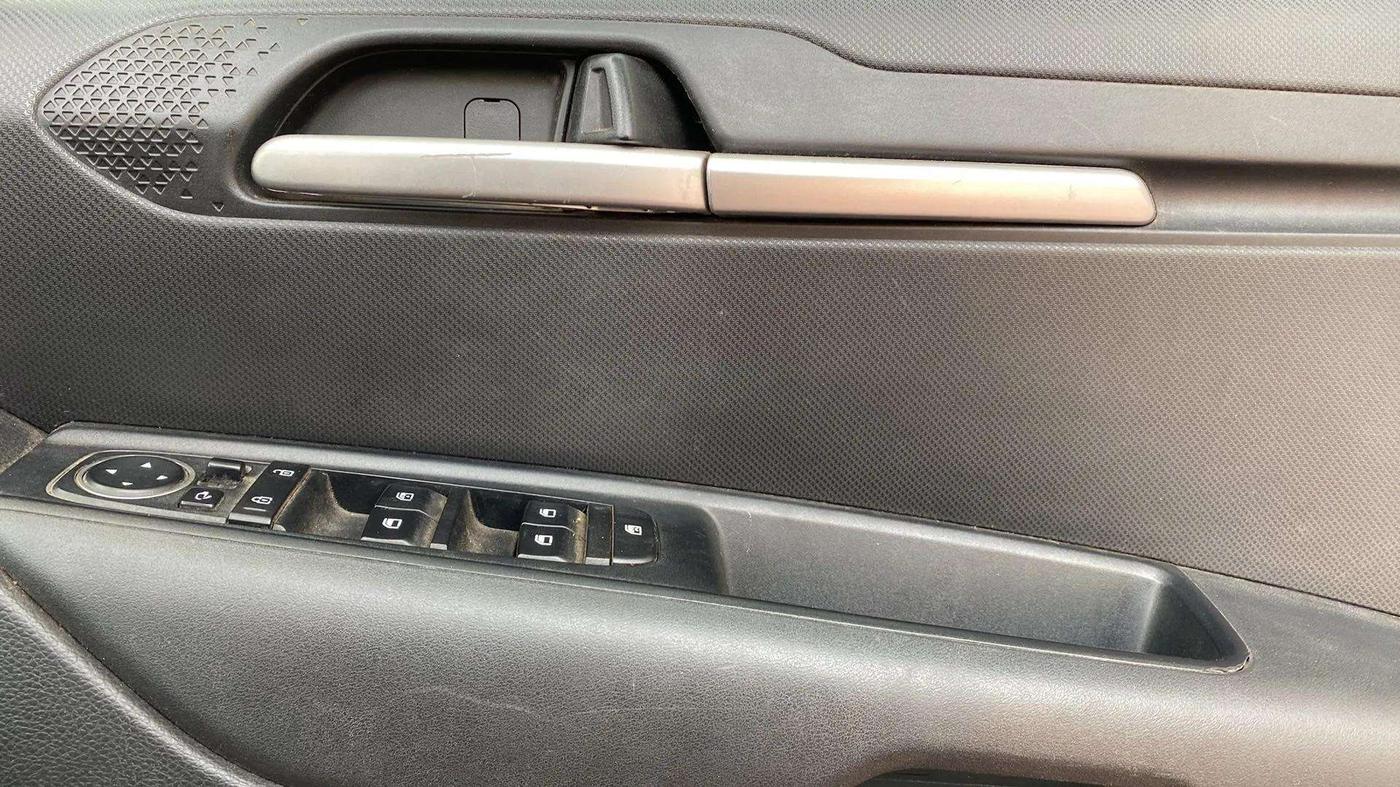 2021 KIA SONET HTK PLUS 1.2, Petrol, Manual, 17,117 km, Driver Side Door Panels Control