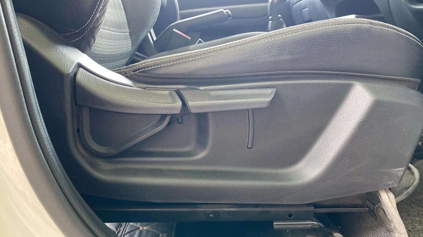 2021 KIA SONET HTK PLUS 1.2, Petrol, Manual, 17,117 km, Driver Side Adjustment Panel