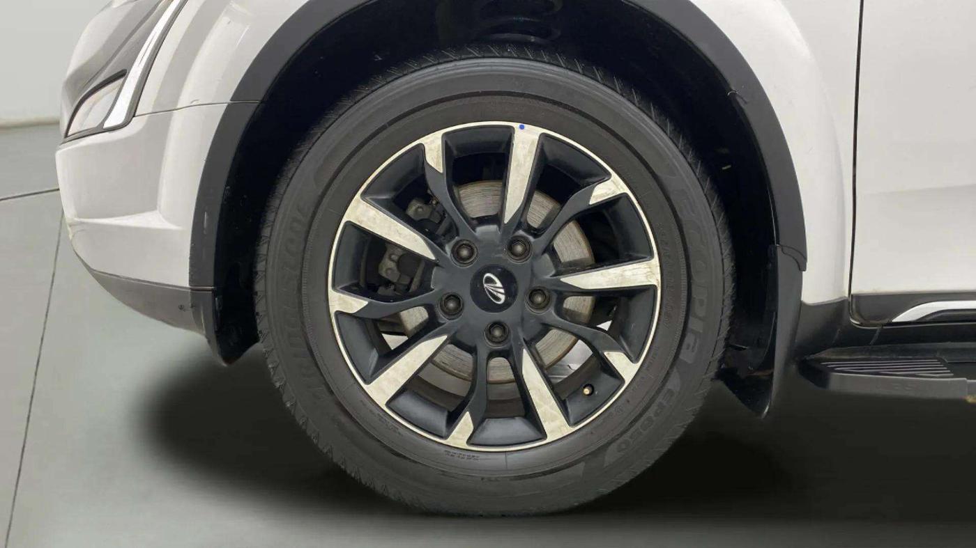 2019 Mahindra XUV500 W11(O), Diesel, Manual, 41,688 km, Left Front Wheel