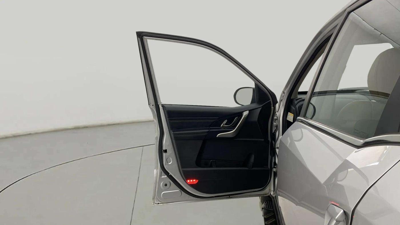 2019 Mahindra XUV500 W11(O), Diesel, Manual, 41,688 km, LHS Front Door