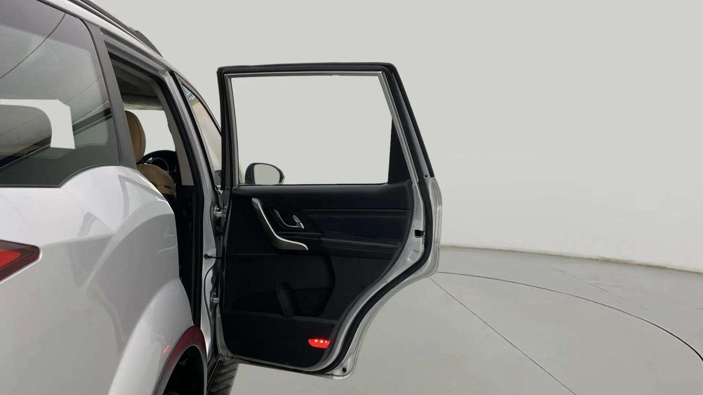 2019 Mahindra XUV500 W11(O), Diesel, Manual, 41,688 km, RHS Rear Door