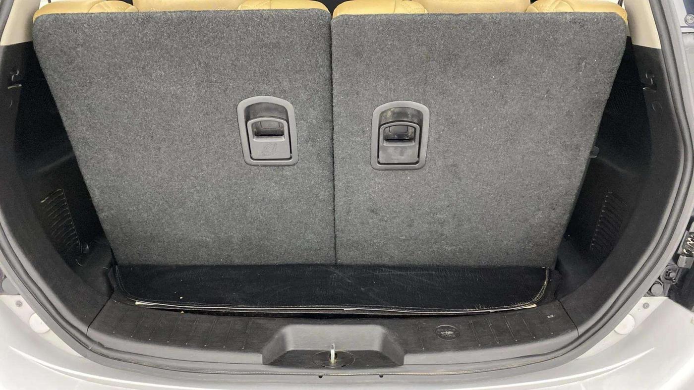 2019 Mahindra XUV500 W11(O), Diesel, Manual, 41,688 km, Boot Inside