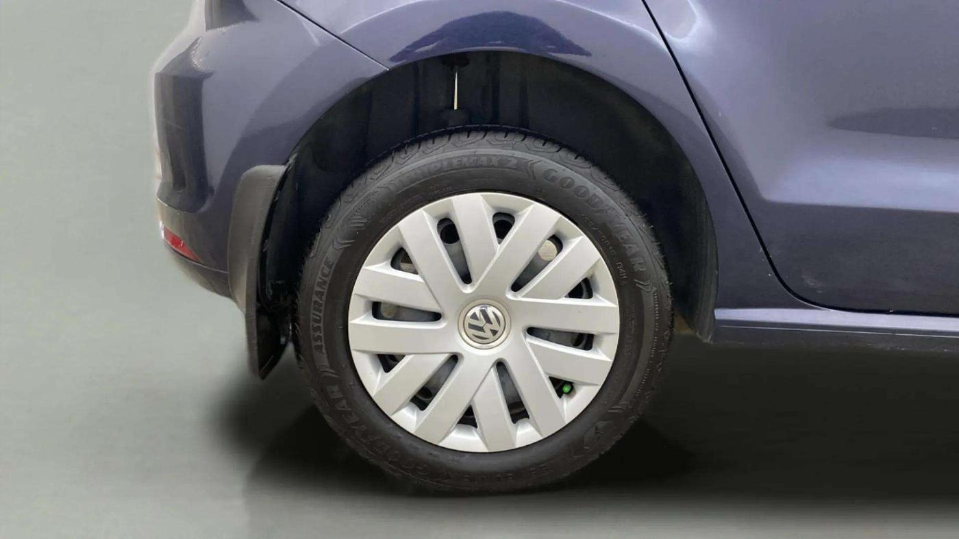 2015 Volkswagen Polo COMFORTLINE 1.2L, Petrol, Manual, 53,717 km, Right Rear Wheel