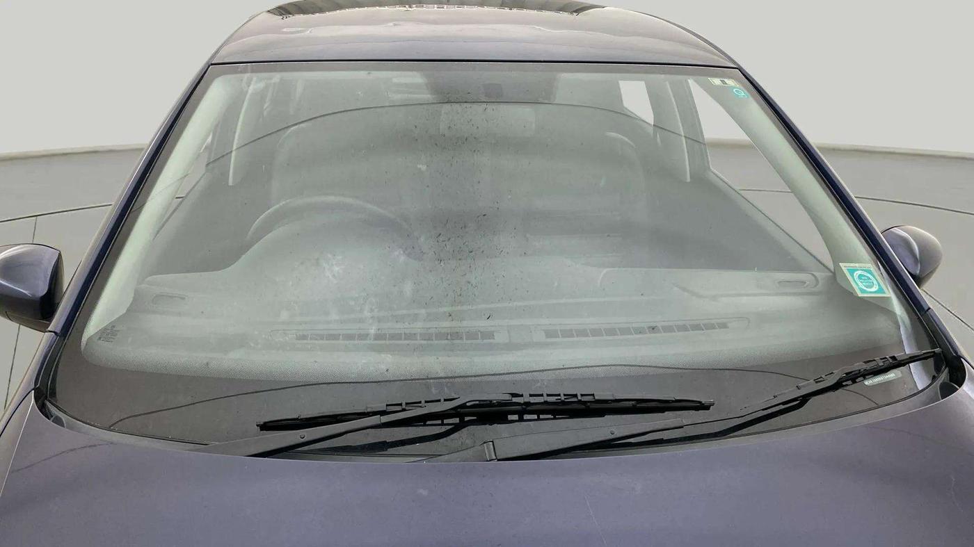 2015 Volkswagen Polo COMFORTLINE 1.2L, Petrol, Manual, 53,717 km, Front Windshield