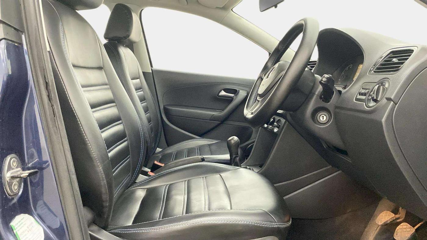 2015 Volkswagen Polo COMFORTLINE 1.2L, Petrol, Manual, 53,717 km, Right Side Front Door Cabin