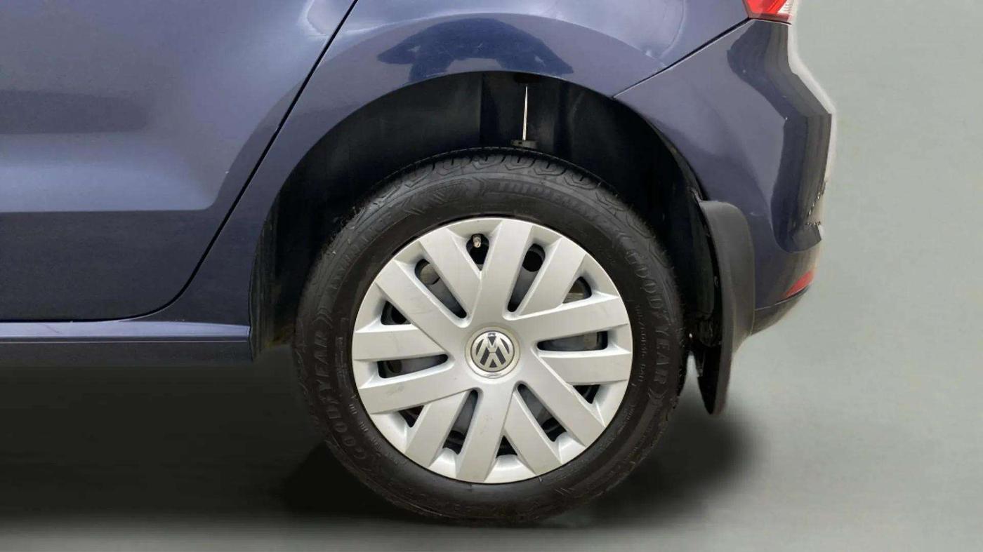 2015 Volkswagen Polo COMFORTLINE 1.2L, Petrol, Manual, 53,717 km, Left Rear Wheel