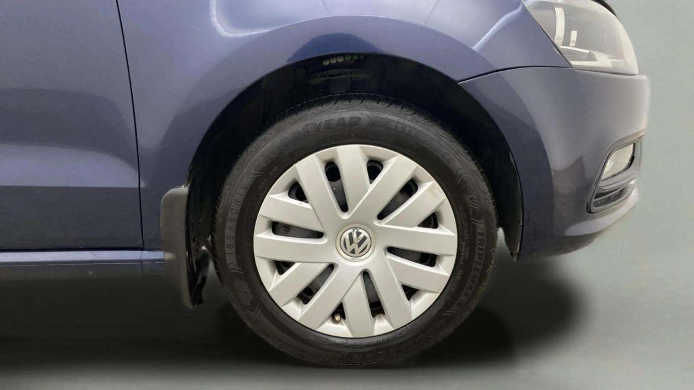 2015 Volkswagen Polo COMFORTLINE 1.2L, Petrol, Manual, 53,717 km, Right Front Wheel