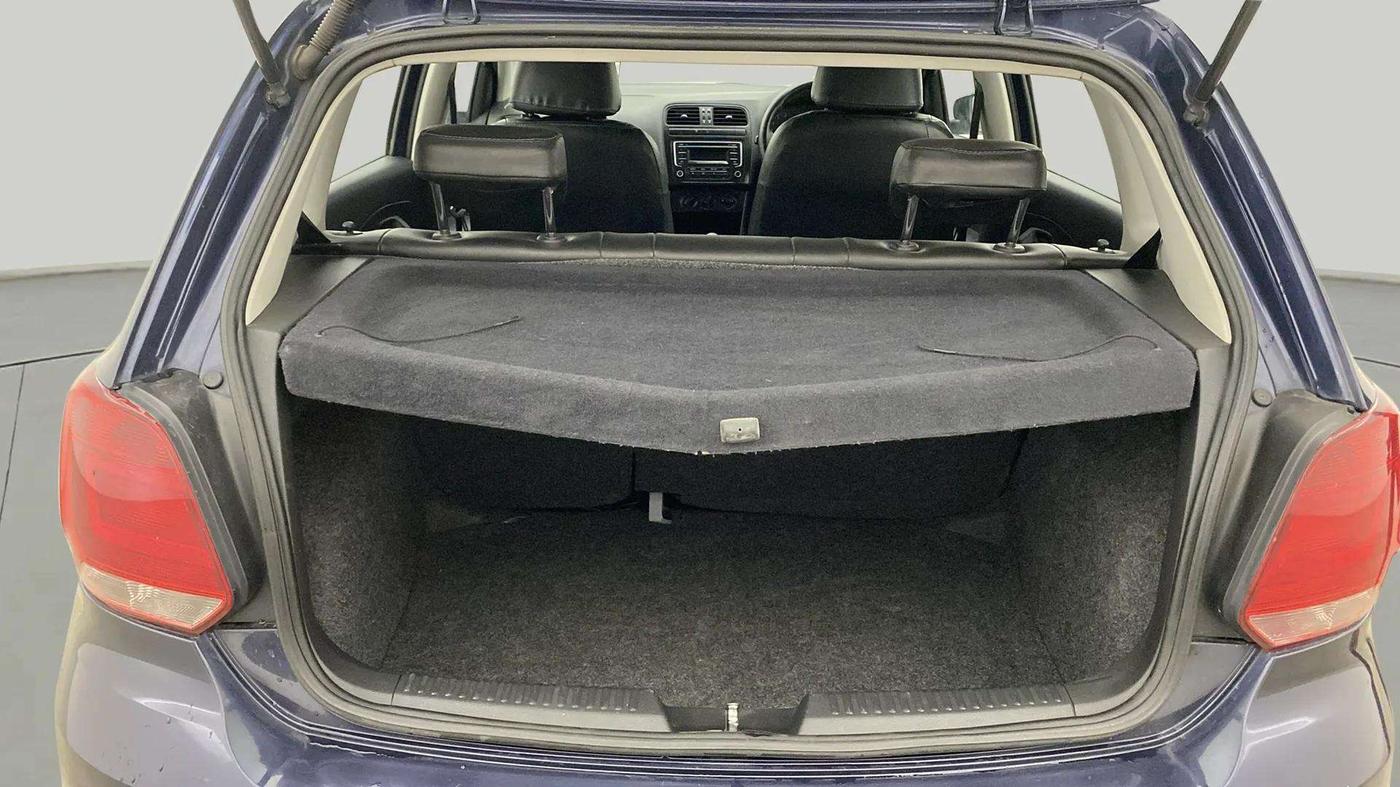 2015 Volkswagen Polo COMFORTLINE 1.2L, Petrol, Manual, 53,717 km, Boot Inside