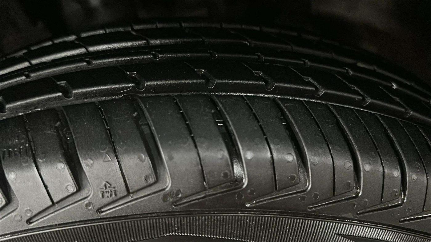 2016 Renault Kwid RXT 0.8, Petrol, Manual, 21,271 km, Left Front Tyre Tread