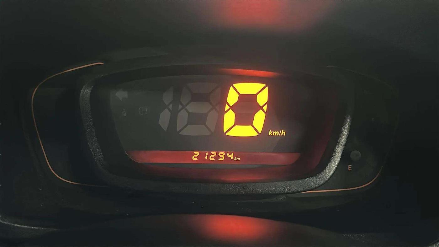 2016 Renault Kwid RXT 0.8, Petrol, Manual, 21,271 km, Odometer Image