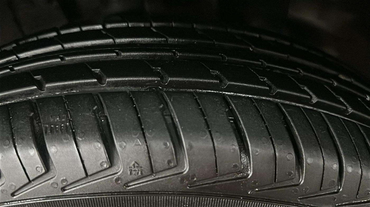 2016 Renault Kwid RXT 0.8, Petrol, Manual, 21,271 km, Left Rear Tyre Tread